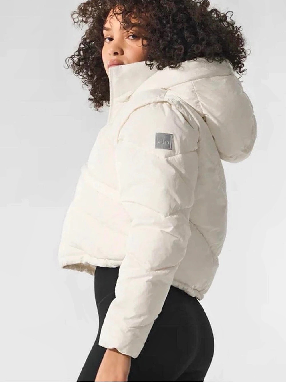 Alo Yoga Olivier Puffer Jacket in White NWT